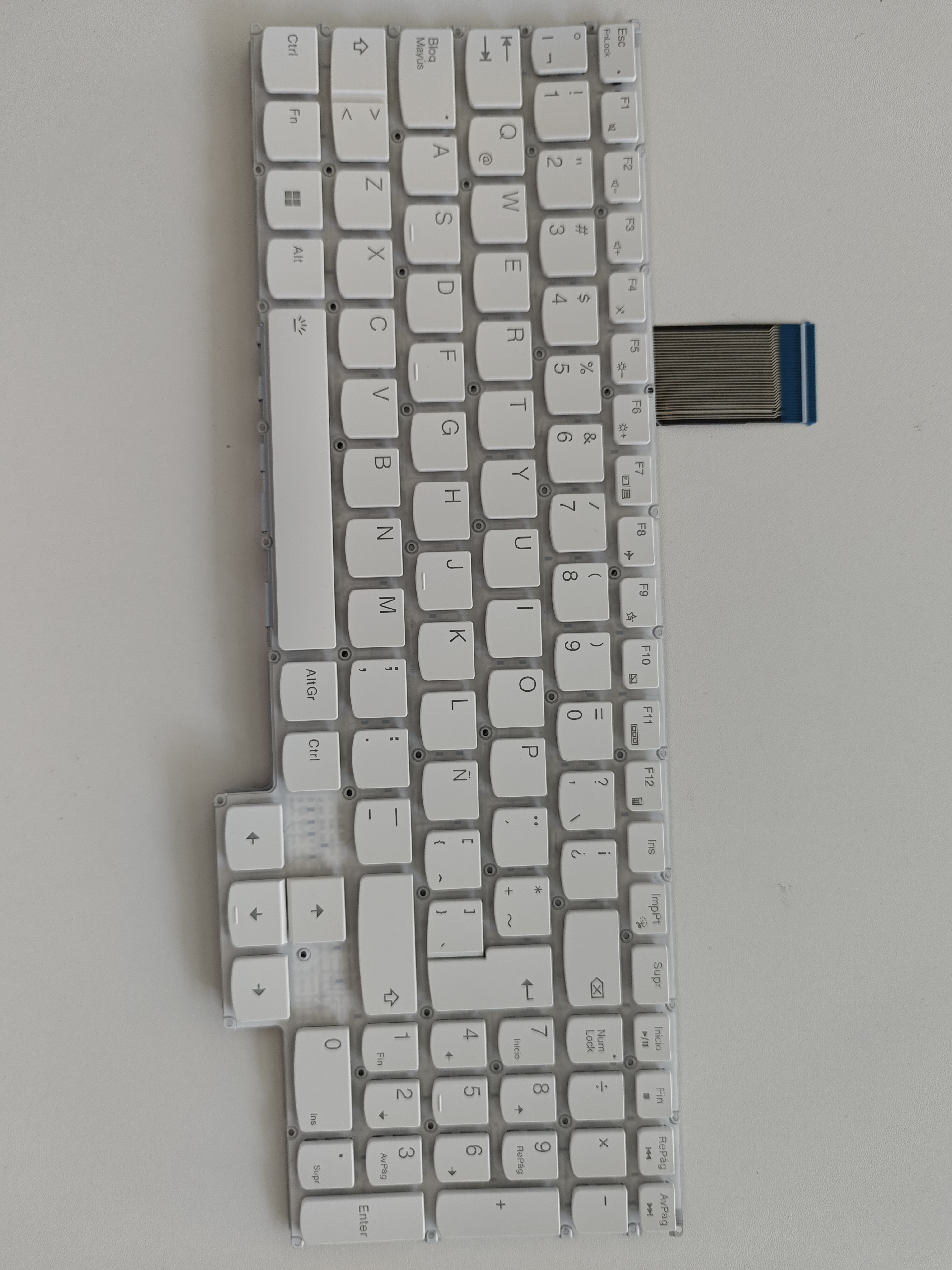 Picture of New Replacement Laptop Keyboard For LENOVO Y7000 2022/R7000 2022 WHITE Backlit LA Layout